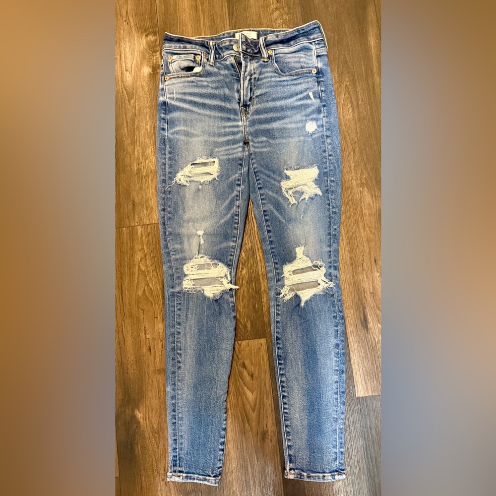 American Eagle Outfitters Women's Light Blue Ripped Skinny Jeans